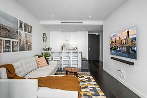 Chic 1-bed With Parking, Pool and Gym