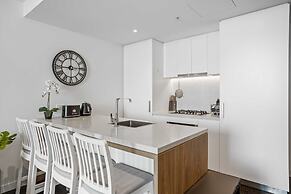 Chic 1-bed With Parking, Pool and Gym