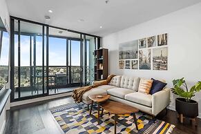 Chic 1-bed With Parking, Pool and Gym