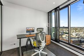 Chic 1-bed With Parking, Pool and Gym