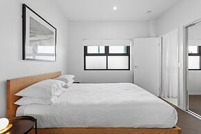 Gorgeous 3-bed Apartment With City Views