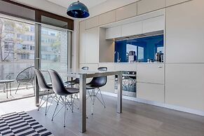 Explore Sydney From Stylish North Shore Apartment