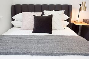 Comfortable Renovated Studio Close To City