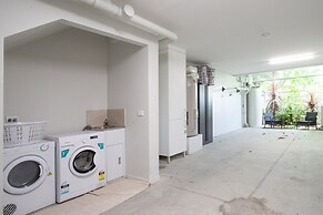 Generous 2-bed Townhouse With A Private Balcony