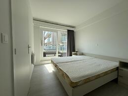 Stylish 3-bedroom Apartment With sea View
