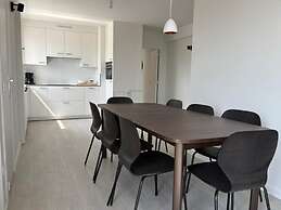 Stylish 3-bedroom Apartment With sea View