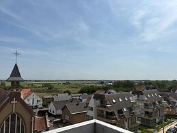 Stylish 3-bedroom Apartment With sea View