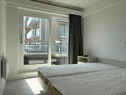 Stylish 3-bedroom Apartment With sea View