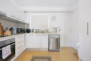 Ground Floor 2-bed Mermaid Beach Pad With Parking