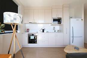 Gorgeous 2-bed Apartment By Shops