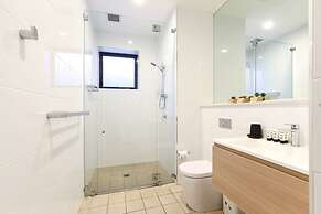 Gorgeous 2-bed Apartment By Shops
