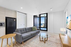 Luxe Oceanfront 1-bed High Rise With Pool & Gym