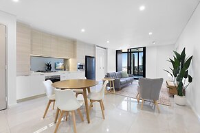 Luxe Oceanfront 1-bed High Rise With Pool & Gym