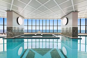 Luxe Oceanfront 1-bed High Rise With Pool & Gym