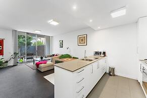 Tranquil 1-bed Apartment With Courtyard, Pool, BBQ