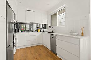 Coastal 2-bed Apartment Steps From Manly Beach