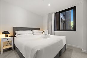 Unwind in Elegance: Your Perfect Braddon Apartment