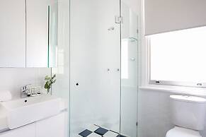 Charming Studio With Balcony in Inner-city Glebe