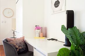 Charming Studio With Balcony in Inner-city Glebe