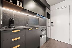 Convenient Braddon Studio With Parking