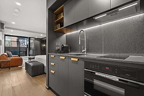 Convenient Braddon Studio With Parking