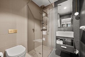 Convenient Braddon Studio With Parking
