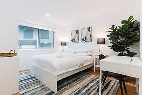 Lakeside 3-bed Apartment With Jacuzzi