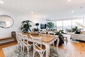 Lakeside 3-bed Apartment With Jacuzzi