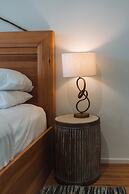 Lakeside 3-bed Apartment With Jacuzzi