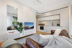 Bright Terrace Unit Next to Chapel St Dining