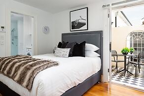 Designer Studio in Grand Manor 20 min From Sydney