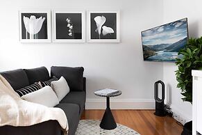 Designer Studio in Grand Manor 20 min From Sydney