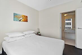 Spacious Melbourne CBD 2-bed Close to Everything