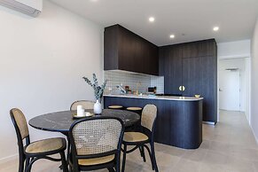 Elegant 2-bed Apartment With Incredible Bay Views