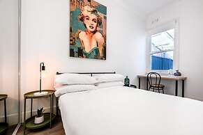 Contemporary 2-bed House in Trendy Enmore
