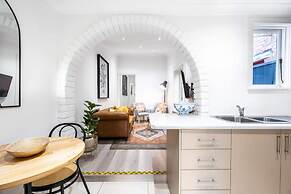 Contemporary 2-bed House in Trendy Enmore