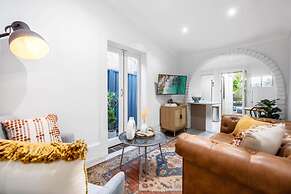 Contemporary 2-bed House in Trendy Enmore