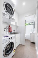 Contemporary 2-bed House in Trendy Enmore