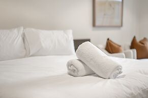 Spotless Braddon Studio With Accessible Bathroom