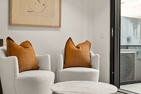 Spotless Braddon Studio With Accessible Bathroom