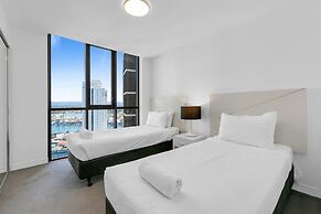 Wonderful 2-bed With Pool, Gym & Scenic Views
