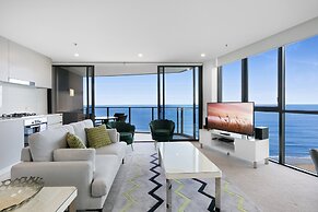 Wonderful 2-bed With Pool, Gym & Scenic Views