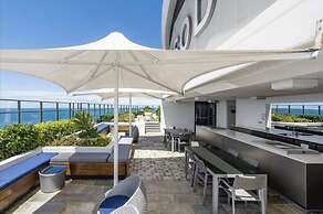 Wonderful 2-bed With Pool, Gym & Scenic Views