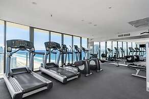 Wonderful 2-bed With Pool, Gym & Scenic Views