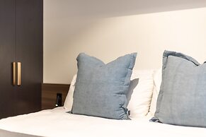 Braddon Studio With Parking & BBQ