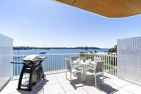 Lavish Coastal 2-bed With Stunning Ocean Views