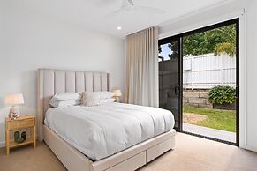 Deluxe 4-bed Home With Pool & Fire Pit