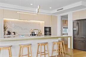 Deluxe 4-bed Home With Pool & Fire Pit