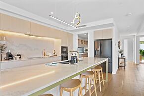 Deluxe 4-bed Home With Pool & Fire Pit