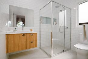 Exquisitely Spacious 3-bed Home